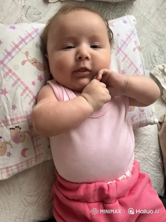 Baby Dancing Joyfully on Quilted Blanket – AI Generated Video | Hailuo AI