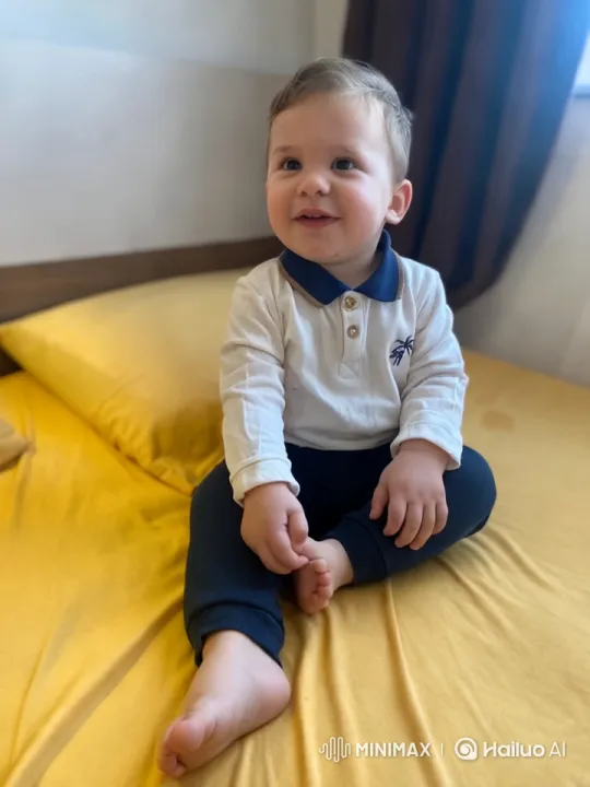 Child Dancing on Bed with Artistic Camera Work – AI Generated Video | Hailuo AI