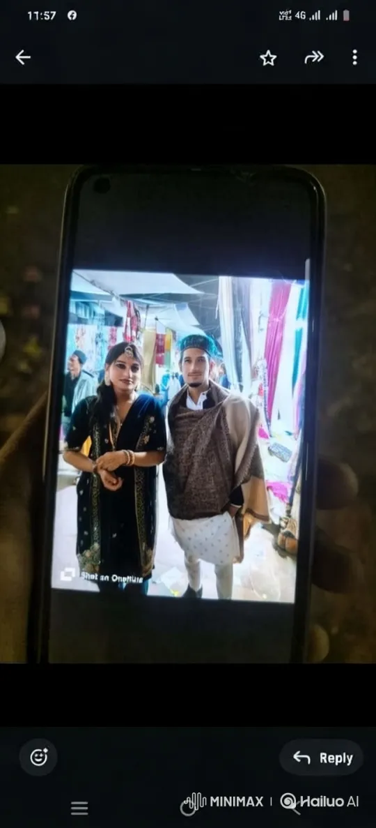 Aesthetic Market Scene Captured on Smartphone – AI Generated Video | Hailuo AI