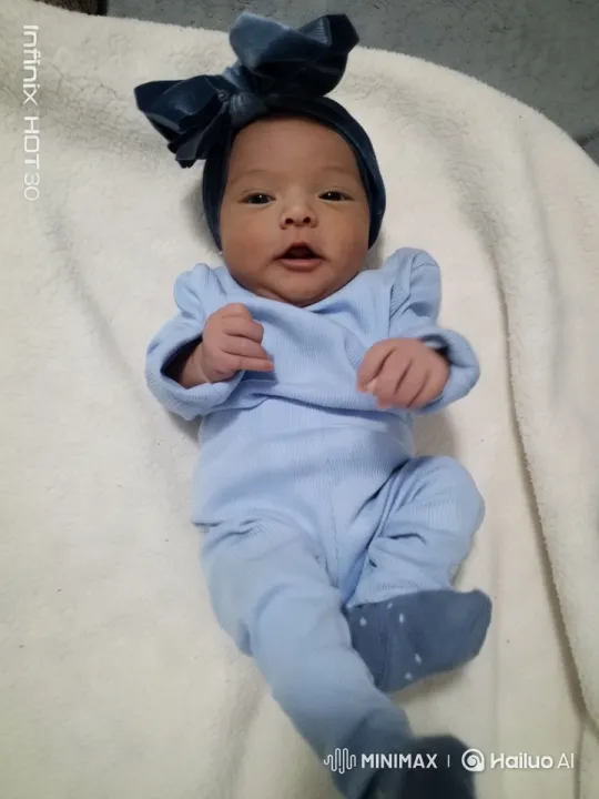 Baby Dancing Delightfully in Soft Setting – AI Generated Video | Hailuo AI