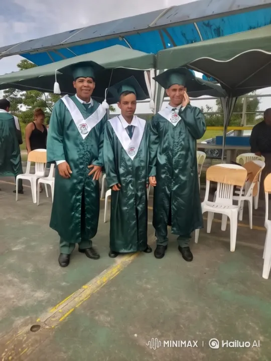 Graduates Share Intimate Moment Under Canopy – AI Generated Video | Hailuo AI