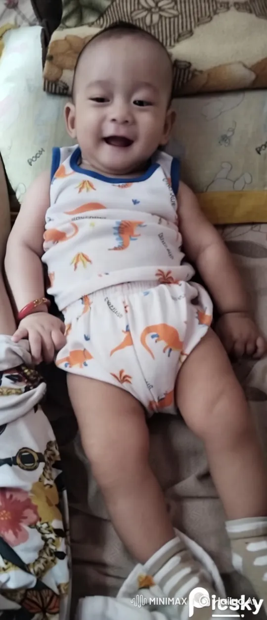 Baby's Playful Kungfu Dance in Cozy Dinosaur Outfit – AI Generated Video | Hailuo AI