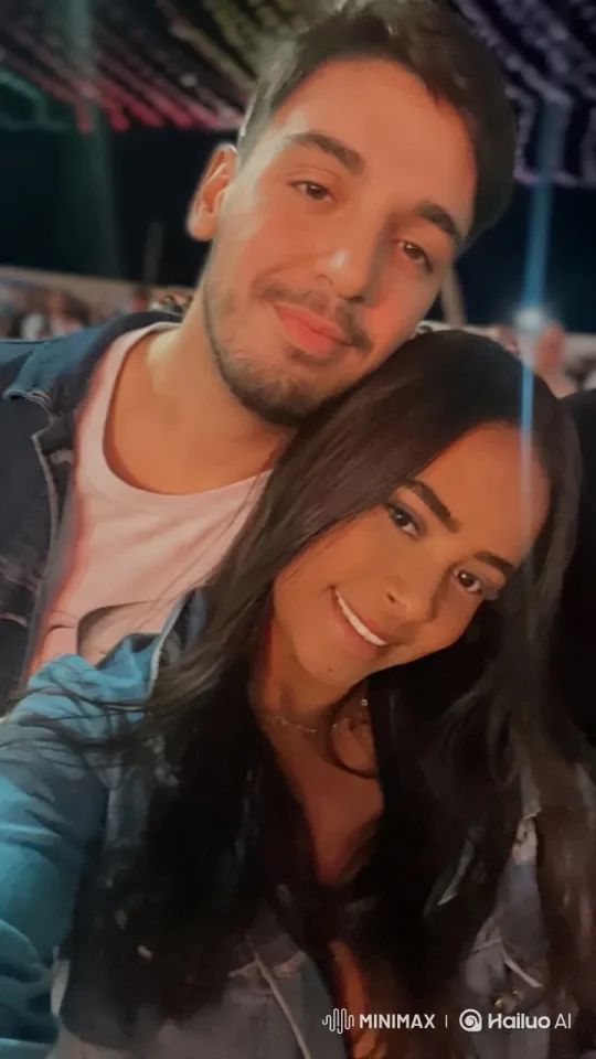 Couple's Dramatic Transition from Arguing to Kissing – AI Generated Video | Hailuo AI