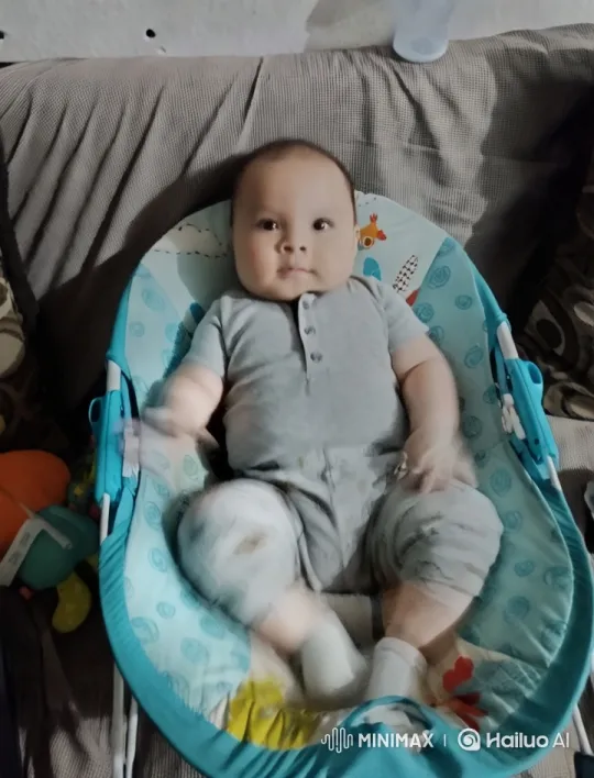 Baby's Joyful Dance and Playful Box Session – AI Generated Video | Hailuo AI