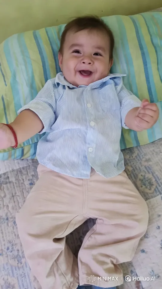 Baby's Joyful Dance on Bed – AI Generated Video | Hailuo AI