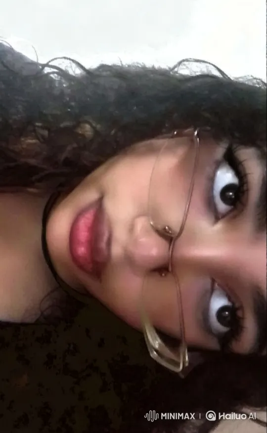 Close-up of Girl Singing Lana Del Rey with Dynamic Camera Work – AI Generated Video | Hailuo AI