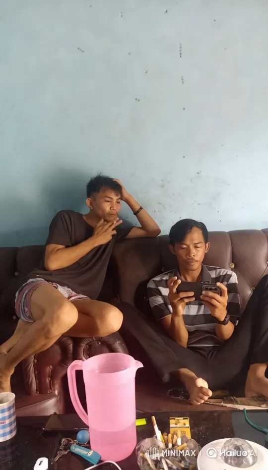 Dynamic Kungfu Display on Couch – AI Generated Video | Hailuo AI