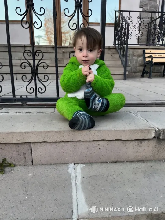 Child in Costume Performs Kung Fu Dance on Steps – AI Generated Video | Hailuo AI