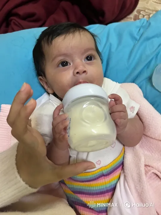 Baby Feeding Moment with Gentle Care – AI Generated Video | Hailuo AI