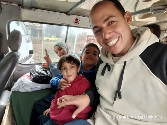 Intimate Group Dancing in a Cozy Van Setting – AI Generated Video | Hailuo AI