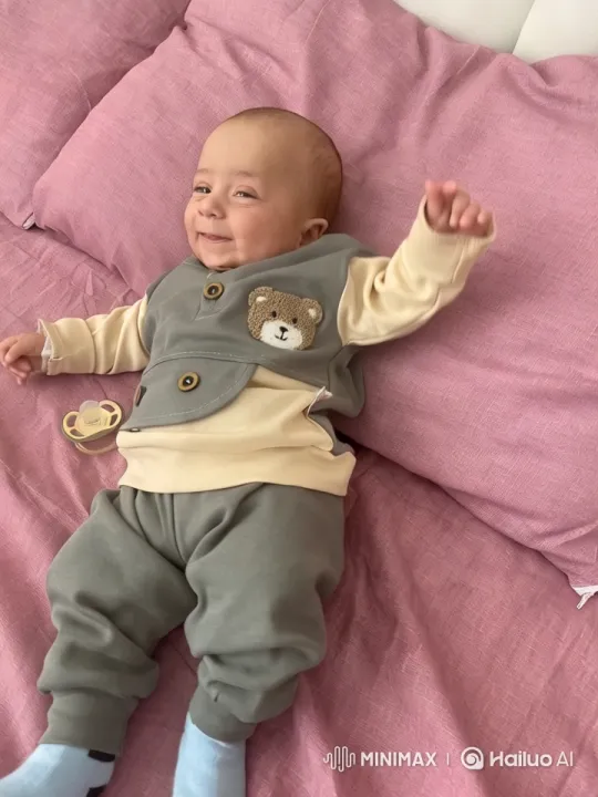 Baby Dances Joyfully in Teddy Bear Outfit – AI Generated Video | Hailuo AI