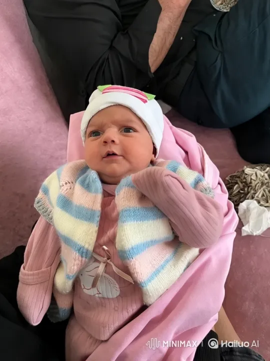 Baby Dancing with Gentle Movements and Soft Colors – AI Generated Video | Hailuo AI