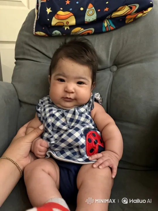 Baby's Playful Fight in Live2D Animation – AI Generated Video | Hailuo AI