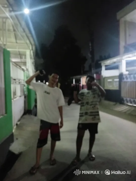 Night Alley Kung Fu Duo in Dramatic Pose – AI Generated Video | Hailuo AI