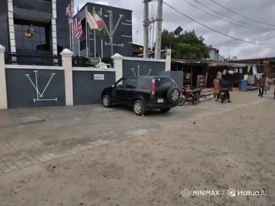 SUV Transforms into Suitcase: Modern Urban Magic – AI Generated Video | Hailuo AI
