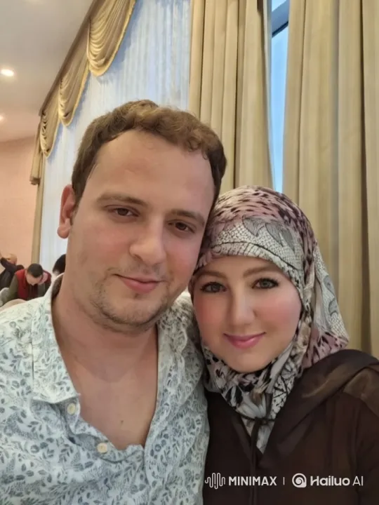 Affectionate Embrace Captured in Elegant Setting – AI Generated Video | Hailuo AI