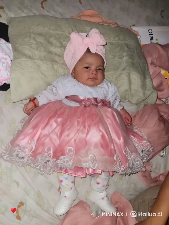 Baby in Pink Dress Mimics Kung Fu in Playful Dance – AI Generated Video | Hailuo AI