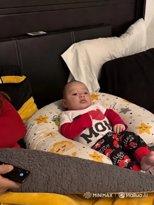 Baby Dancing Joyfully in Starry Decorated Room – AI Generated Video | Hailuo AI