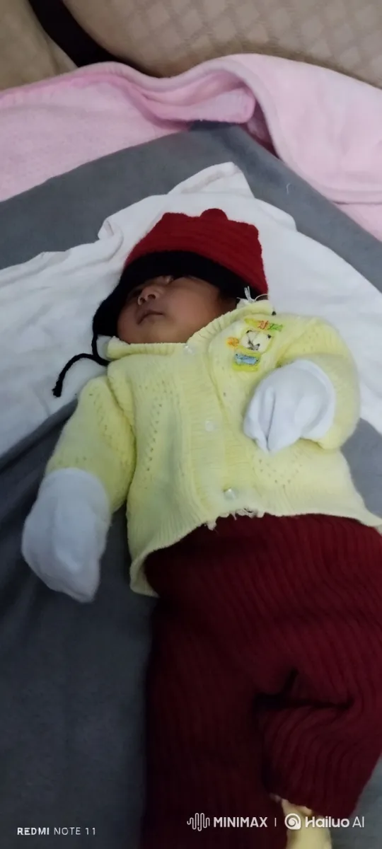 Baby's Joyful Dance in Colorful Outfit – AI Generated Video | Hailuo AI