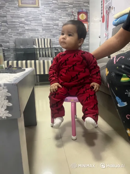 Baby's Energetic Dance and Kung Fu Moves in Modern Living Room – AI Generated Video | Hailuo AI