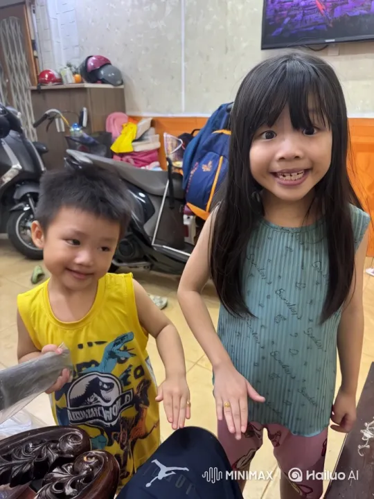 Children's Playful Fight in Cozy, Cluttered Room – AI Generated Video | Hailuo AI