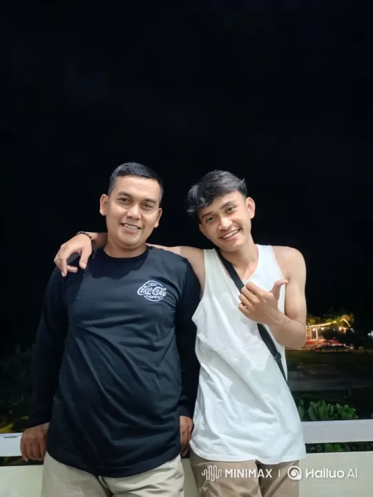 Nighttime Friendship and Affection on a Balcony – AI Generated Video | Hailuo AI