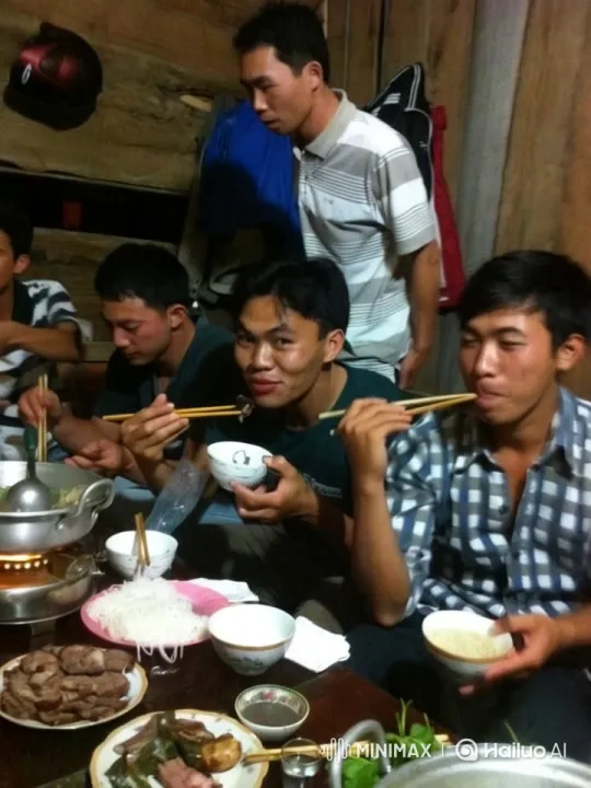 Kungfu Fight Over Dinner Table – AI Generated Video | Hailuo AI