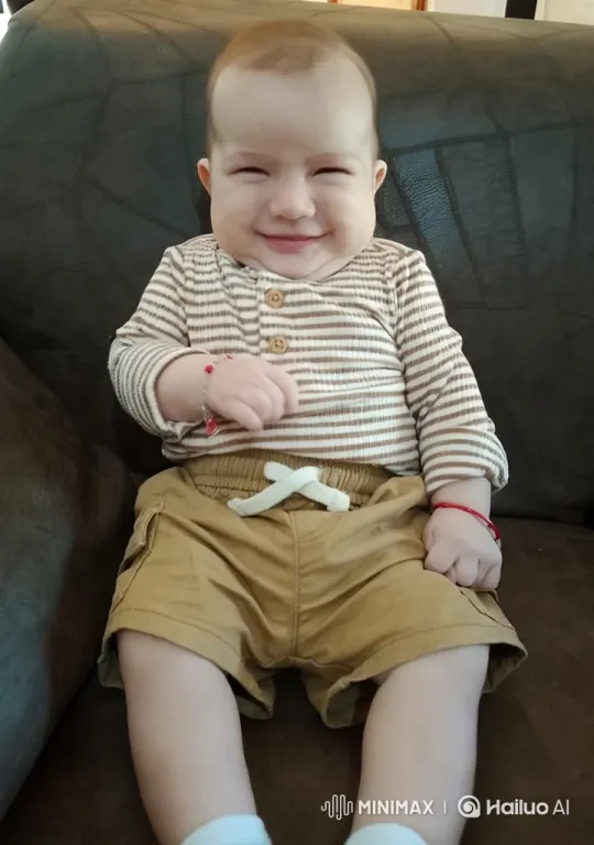 Baby's Energetic Kung Fu Dance on Sofa – AI Generated Video | Hailuo AI