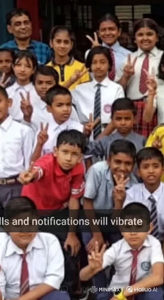 Schoolchildren's Joyful Moment Captured in Photo – AI Generated Video | Hailuo AI