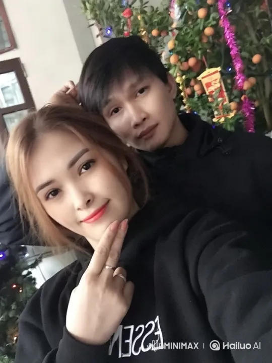 Festive Celebration with Peace Sign and Christmas Decor – AI Generated Video | Hailuo AI