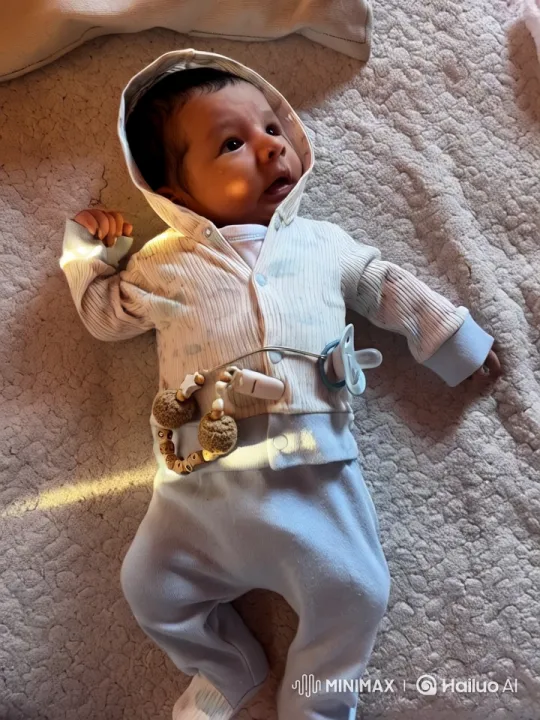 Baby's Playful Dance and Kung Fu Poses – AI Generated Video | Hailuo AI