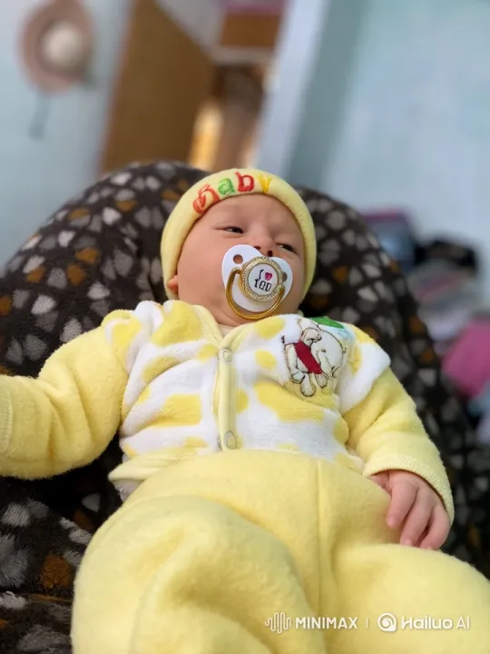 Baby's Playful Kung Fu Dance in Cozy Room – AI Generated Video | Hailuo AI