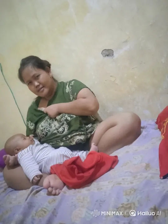Woman Practices Kungfu While Baby Watches – AI Generated Video | Hailuo AI