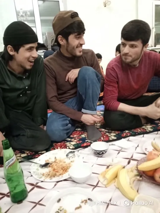 Young Men Enjoying a Meal and Friendship – AI Generated Video | Hailuo AI