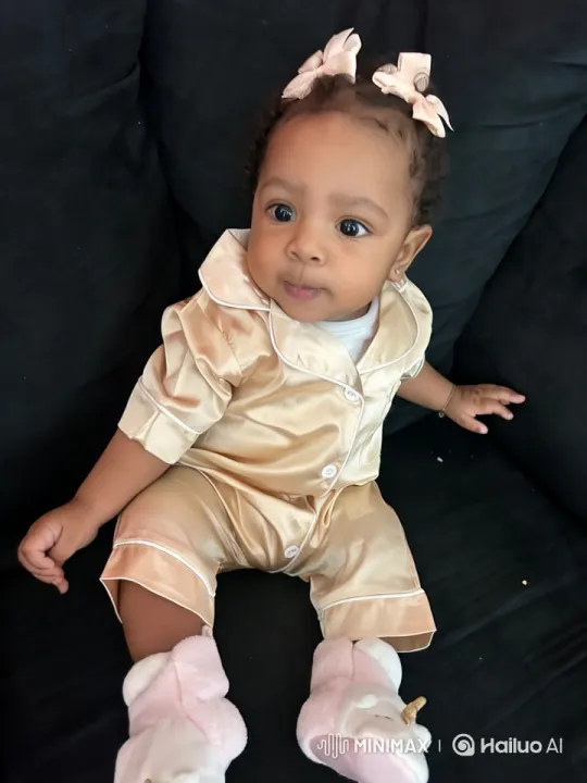 Baby's Joyful Dance in Golden Outfit – AI Generated Video | Hailuo AI