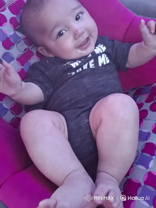 Joyful Baby's Playful Run in Vibrant Colors – AI Generated Video | Hailuo AI