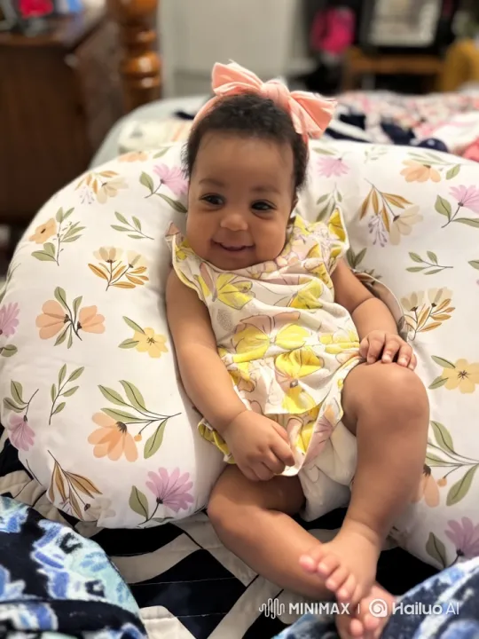 Baby Dances Playfully in Cozy Room with Soft Lighting – AI Generated Video | Hailuo AI
