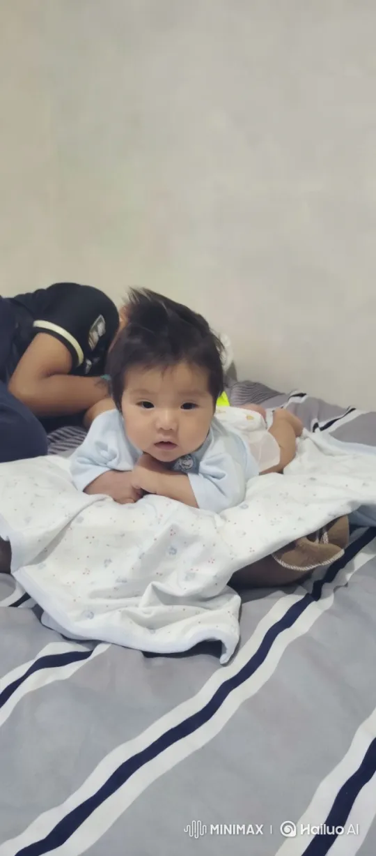Baby's Joyful Dance and Playful Kung Fu Moves – AI Generated Video | Hailuo AI