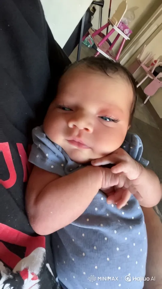 Baby's Joyful Playtime in Cozy, Aesthetic Room – AI Generated Video | Hailuo AI