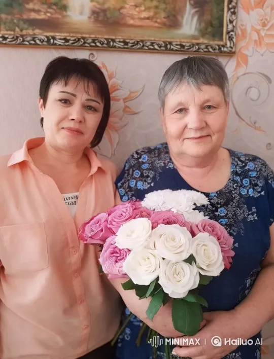 Golden Hour: Women with Roses Amidst Warm Light – AI Generated Video | Hailuo AI