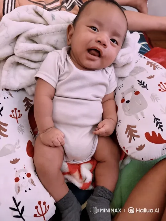 Baby's Playful Dance with Mischievous Gesture – AI Generated Video | Hailuo AI