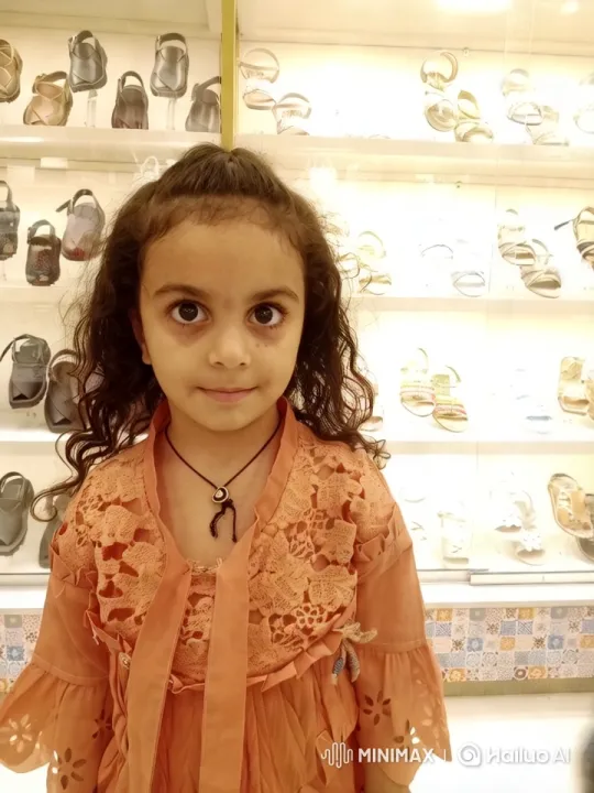 Young Girl Showcases Shoe Display with Aesthetic Style – AI Generated Video | Hailuo AI