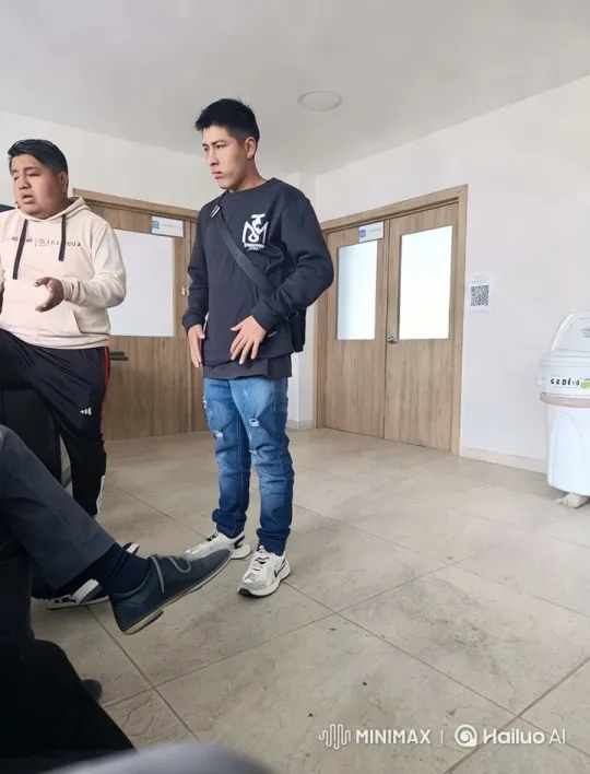 Minimalistic Room Dance Performance with Dynamic Camera Work – AI Generated Video | Hailuo AI
