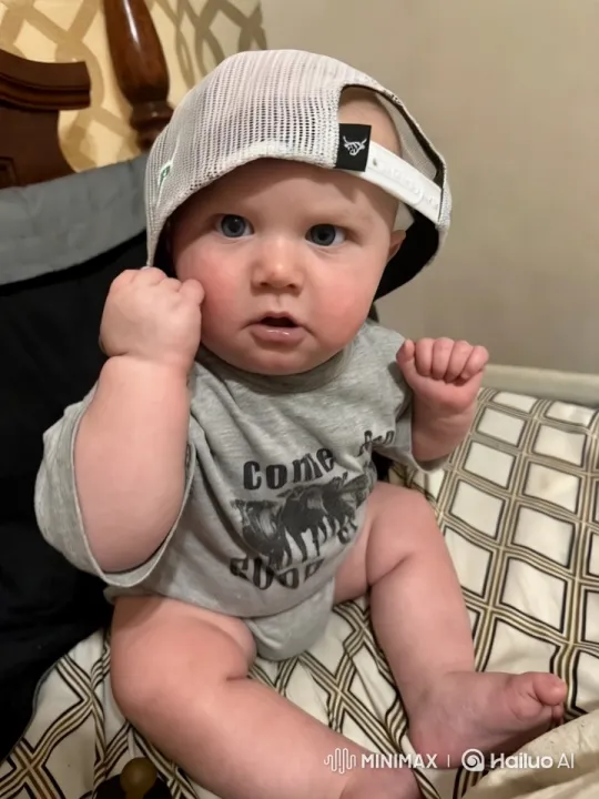 Baby Dancing and Punning with Joyful Energy – AI Generated Video | Hailuo AI
