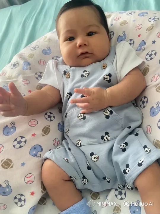 Baby Dancing and Walking in Cozy, Aesthetic Setting – AI Generated Video | Hailuo AI