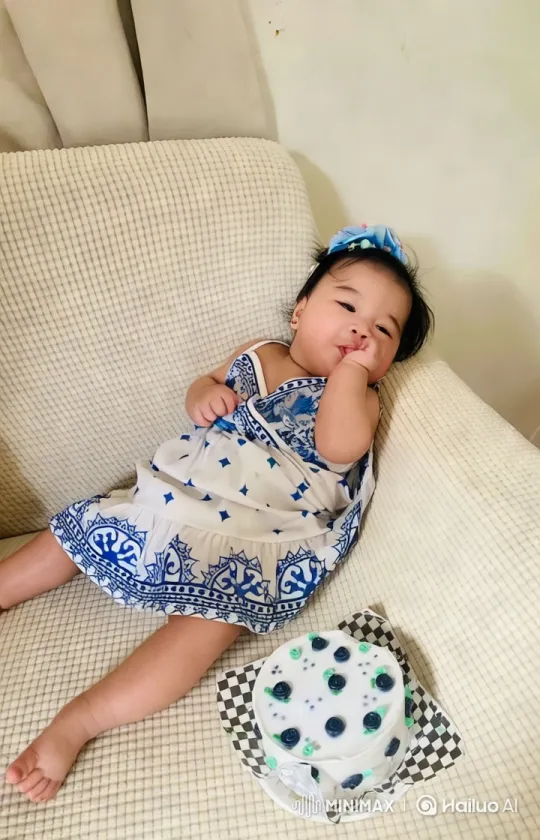 Baby Celebrates with Joyful Dance and Playful Punches – AI Generated Video | Hailuo AI