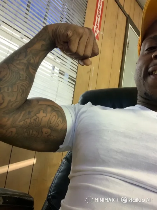 Tattooed Arm Transforms into Flowing Money – AI Generated Video | Hailuo AI