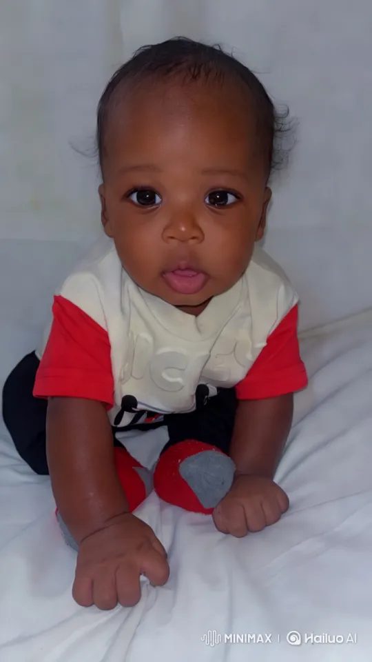 Baby's Joyful Dance and Playful Punches – AI Generated Video | Hailuo AI