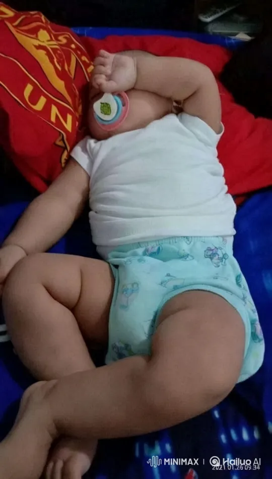 Cozy Intimate Scene of a Sleeping Baby – AI Generated Video | Hailuo AI