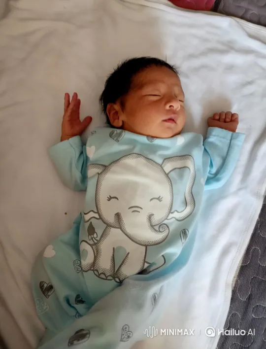 Innocent Joy: A Baby's Playful Dance – AI Generated Video | Hailuo AI